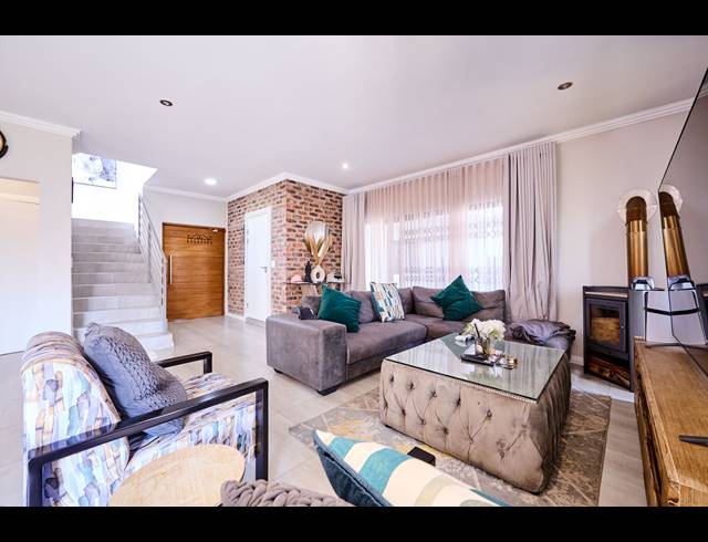 3 BEDROOM HOUSE FOR SALE IN BARBEQUE DOWNS